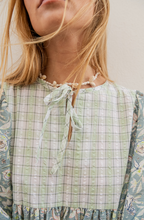 Load image into Gallery viewer, VESTIDO HABIBI FLORES AZULES
