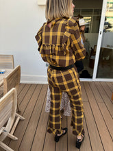 Cargar imagen en el visor de la galería, CAMISA SHEFFIELD MOSTAZA