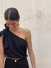 Load image into Gallery viewer, BLACK LINEN PANAMA TOP